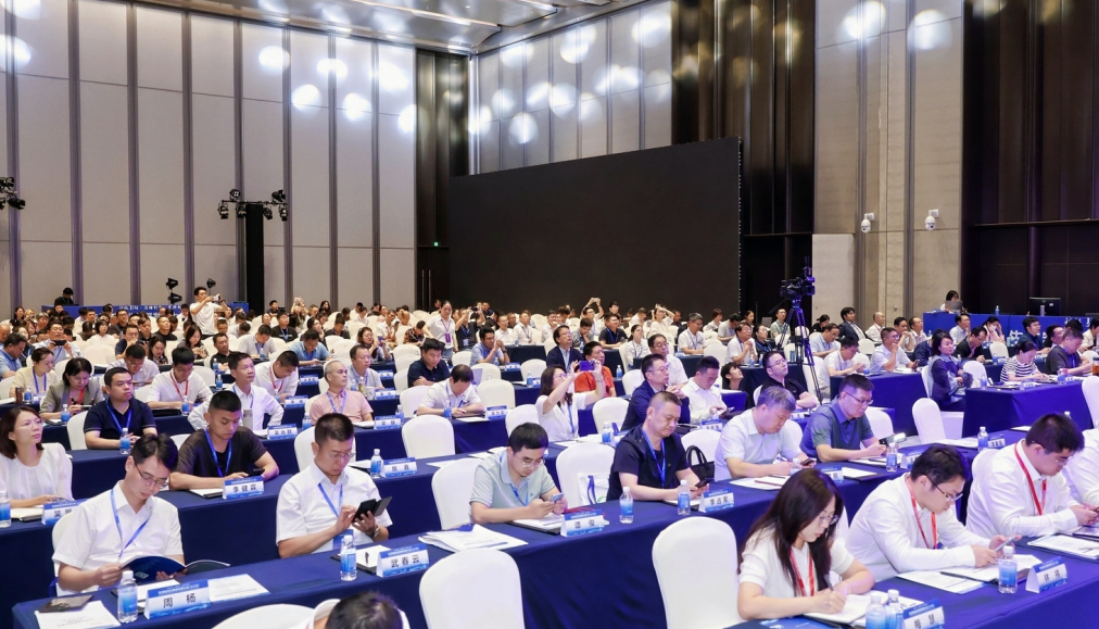 我院受邀參加2025先進(jìn)制造業(yè)集群發(fā)展大會(huì)，與50人論壇專家共話世界級(jí)集群新未來